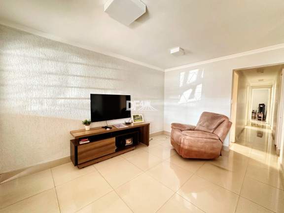 Imagem Casa com 4 Quartos à Venda, 200 m² em Guará I - Brasília