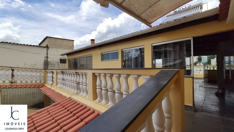 Imagem Casa com 3 Quartos à Venda, 178 m² em Centro - São Lourenço