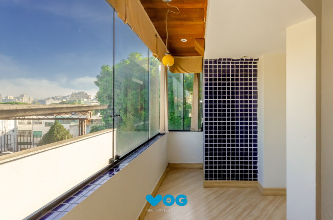 Imagem Imóvel com 2 Quartos à Venda, 135 m² em Petrópolis - Porto Alegre Imagem Imóvel com 2 Quartos à Venda, 135 m² em Petrópolis - Porto Alegre