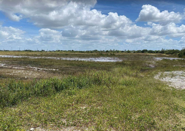 Terreno à Venda, 1.000 m² em Popular - Santa Rita