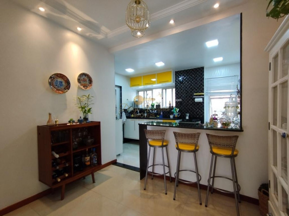 Imagem Apartamento com 3 Quartos à Venda, 101 m² em Várzea - Teresópolis