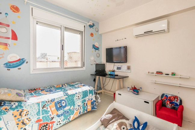 Imagem Imóvel com 2 Quartos à Venda, 79 m² em Menino Deus - Porto Alegre Imagem Imóvel com 2 Quartos à Venda, 79 m² em Menino Deus - Porto Alegre