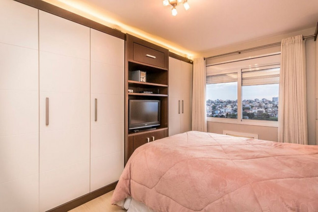Imagem Imóvel com 4 Quartos à Venda, 210 m² em Jardim Planalto - Porto Alegre Imagem Imóvel com 4 Quartos à Venda, 210 m² em Jardim Planalto - Porto Alegre