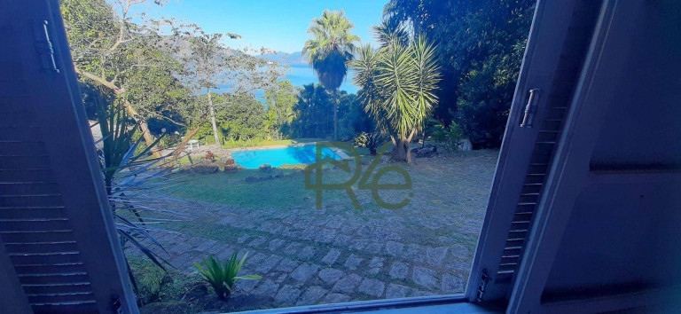 Imagem Casa com 7 Quartos à Venda, 300 m² em Angra Dos Reis - Angra Dos Reis Imagem Casa com 7 Quartos à Venda, 300 m² em Angra Dos Reis - Angra Dos Reis