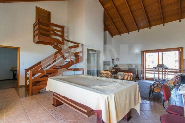 Imagem Casa com 3 Quartos à Venda, 300 m² em Chácara Das Pedras - Porto Alegre