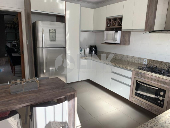 Imagem Casa com 3 Quartos à Venda, 231 m² em Jardim Itu - Porto Alegre Imagem Casa com 3 Quartos à Venda, 231 m² em Jardim Itu - Porto Alegre