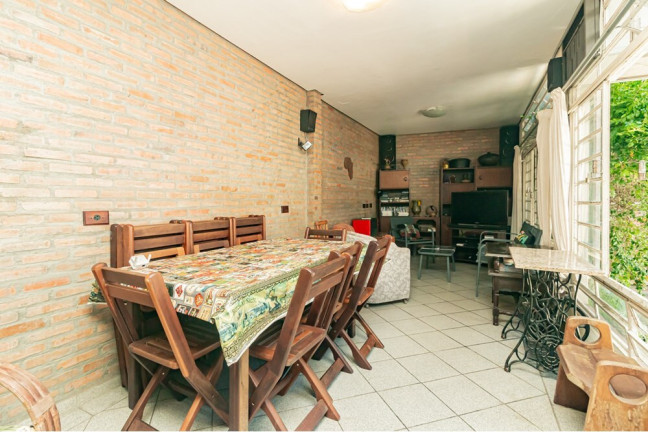 Imagem Casa com 3 Quartos à Venda, 248 m² em Três Figueiras - Porto Alegre