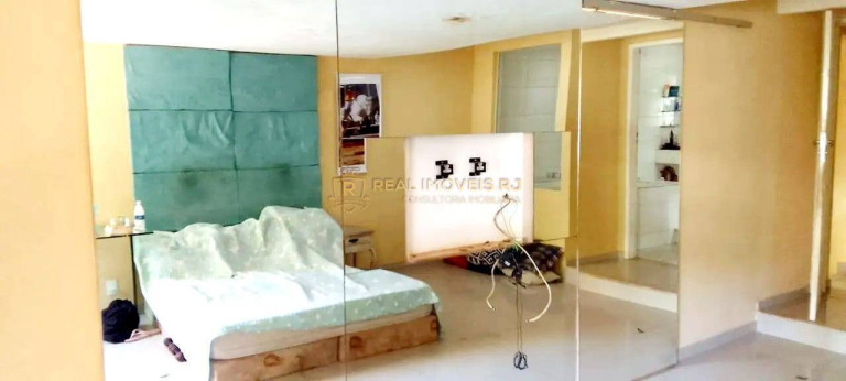 Imagem Casa com 5 Quartos à Venda, 220 m² em Laranjeiras - Rio De Janeiro Imagem Casa com 5 Quartos à Venda, 220 m² em Laranjeiras - Rio De Janeiro
