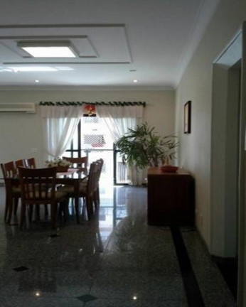 Imagem Apartamento com 3 Quartos à Venda, 220 m² em Pitangueiras - Guarujá