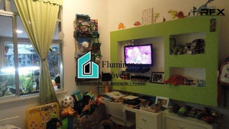 Imagem Apartamento com 3 Quartos à Venda, 218 m² em Icaraí - Niterói