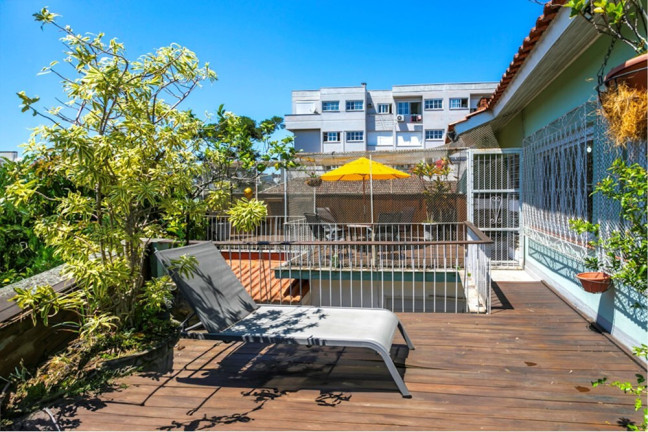 Imagem Casa com 4 Quartos à Venda, 300 m² em Chácara Das Pedras - Porto Alegre