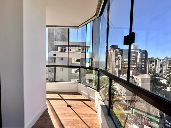 Imagem Apartamento com 4 Quartos à Venda, em Centro - Florianópolis Imagem Apartamento com 4 Quartos à Venda, em Centro - Florianópolis