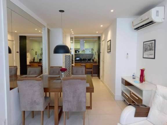 Apartamento com 2 Quartos à Venda,  em Copacabana - Rio De Janeiro