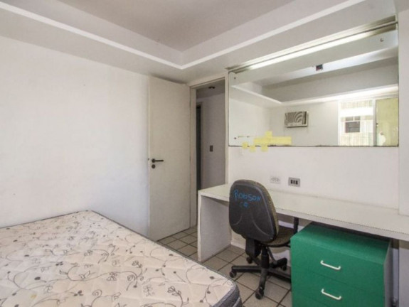 Imagem Apartamento com 4 Quartos à Venda, 234 m²