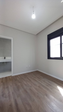 Imagem Casa com 3 Quartos à Venda, 300 m² em Piracangaguá - Taubaté Imagem Casa com 3 Quartos à Venda, 300 m² em Piracangaguá - Taubaté