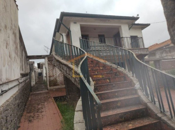 Sobrado com 5 Quartos à Venda, 350 m² em água Fria - São Paulo