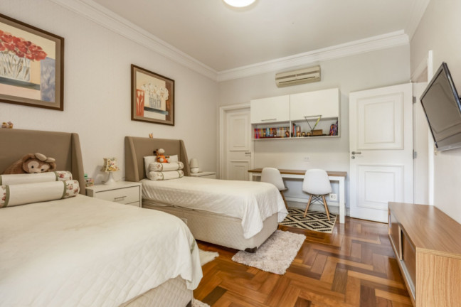 Imagem Imóvel com 3 Quartos à Venda, 256 m² em Jardim Europa - São Paulo