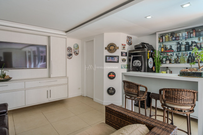 Imagem Casa com 3 Quartos à Venda, 352 m² em Mossunguê - Curitiba