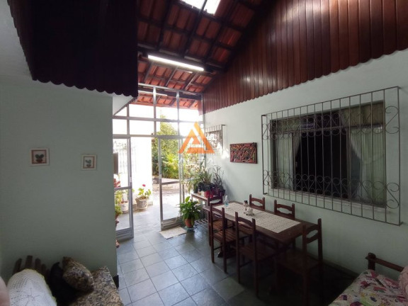 Imagem Casa com 4 Quartos à Venda, 500 m²