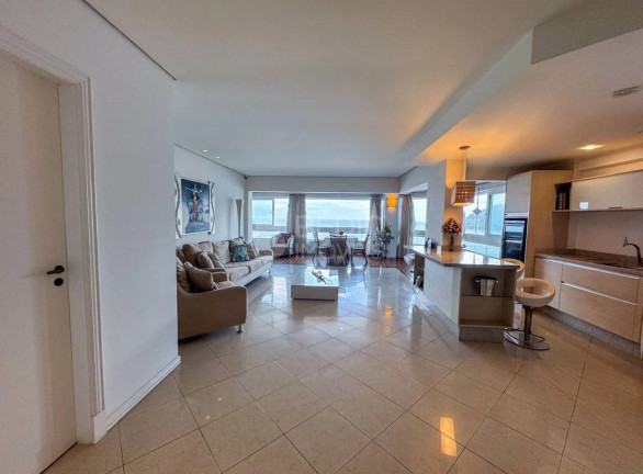 Imagem Apartamento com 4 Quartos à Venda, 215 m² em Centro - Balneário Camboriú Imagem Apartamento com 4 Quartos à Venda, 215 m² em Centro - Balneário Camboriú