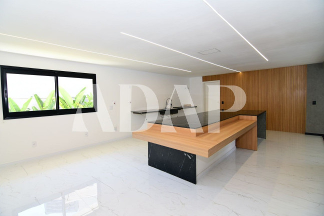 Imagem Casa com 5 Quartos à Venda, 1.485 m² em Barra Da Tijuca - Rio De Janeiro Imagem Casa com 5 Quartos à Venda, 1.485 m² em Barra Da Tijuca - Rio De Janeiro