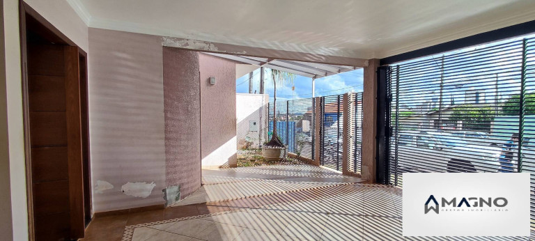Imagem Casa com 4 Quartos à Venda, 257 m² em Centro - Cascavel Imagem Casa com 4 Quartos à Venda, 257 m² em Centro - Cascavel