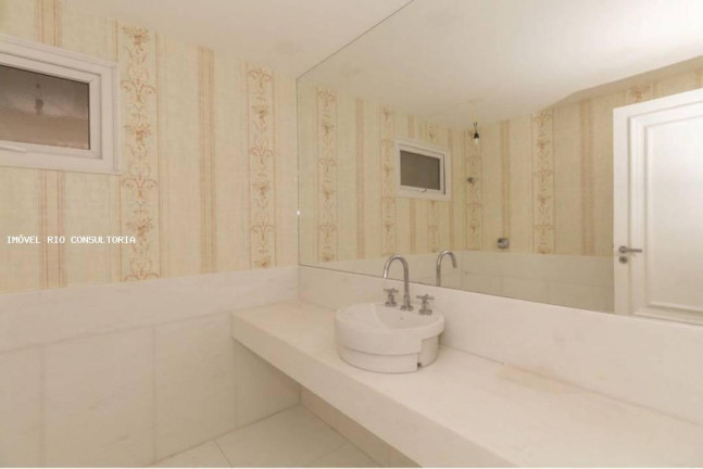 Imagem Casa com 5 Quartos à Venda, 1.600 m² em Rio De Janeiro Imagem Casa com 5 Quartos à Venda, 1.600 m² em Rio De Janeiro