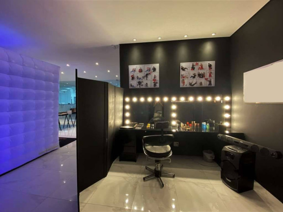 Imagem Imóvel Comercial à Venda, 966 m² em Jardim Lambreta - Cotia Imagem Imóvel Comercial à Venda, 966 m² em Jardim Lambreta - Cotia
