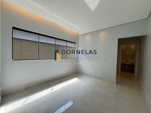 Imagem Casa com 3 Quartos à Venda, 400 m² em Guará I - Brasília Imagem Casa com 3 Quartos à Venda, 400 m² em Guará I - Brasília