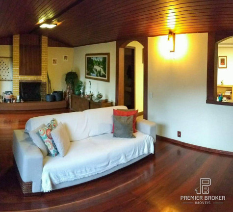 Imagem Casa com 4 Quartos à Venda, 163 m² em Alto - Teresópolis