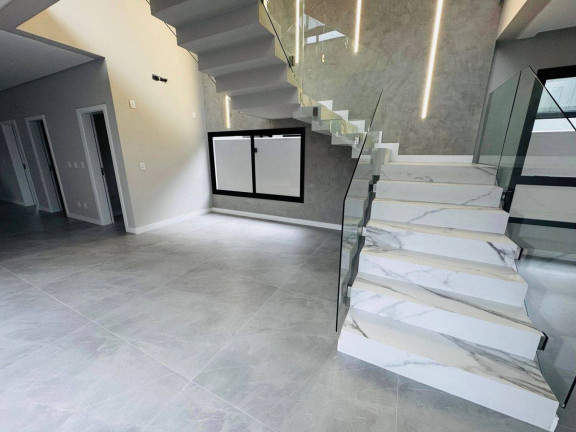 Imagem Casa com 3 Quartos à Venda, 289 m² em Santa Regina - Camboriú