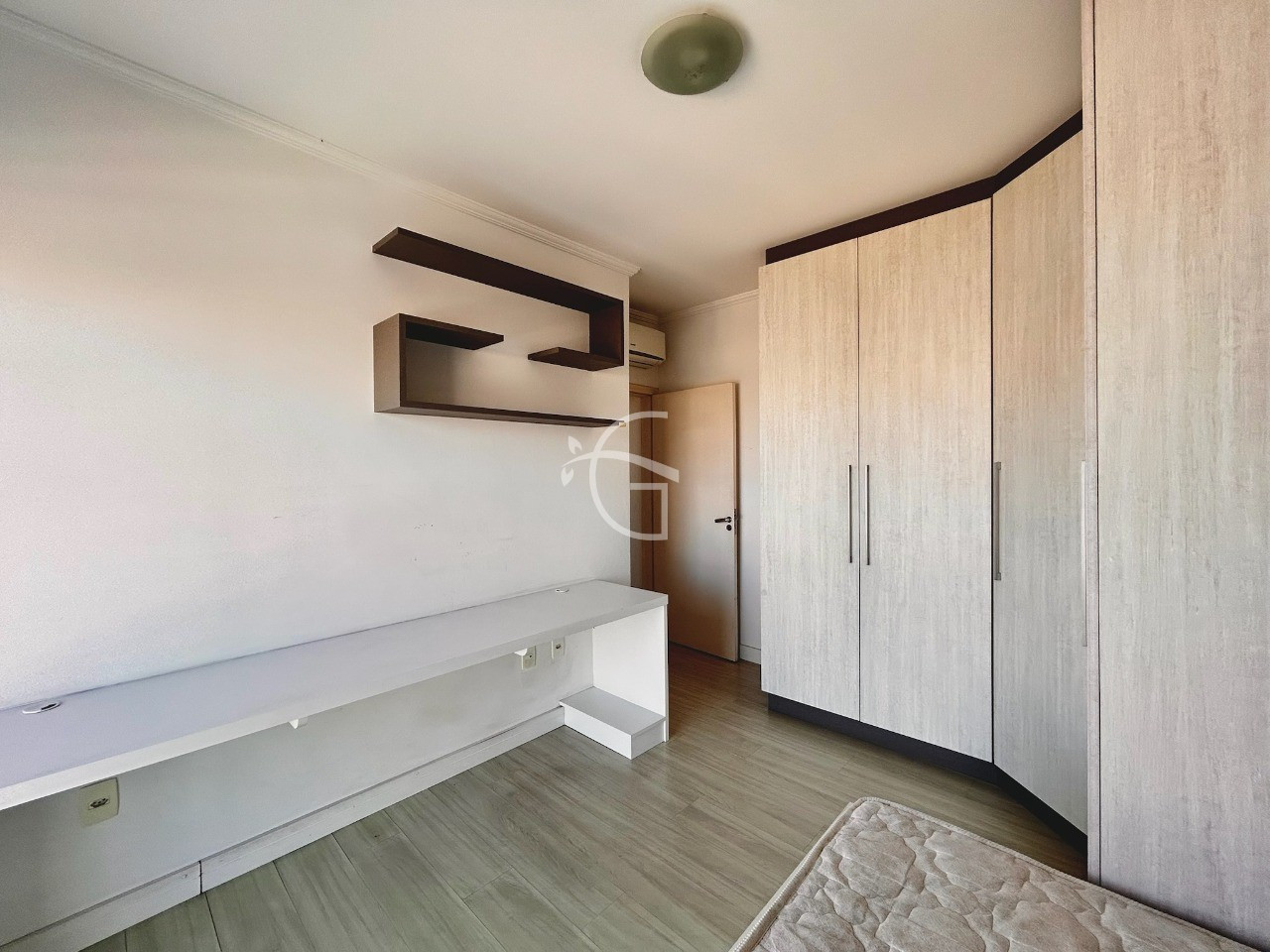 Imagem Imóvel com 3 Quartos à Venda, 108 m² em Costa E Silva - Joinville