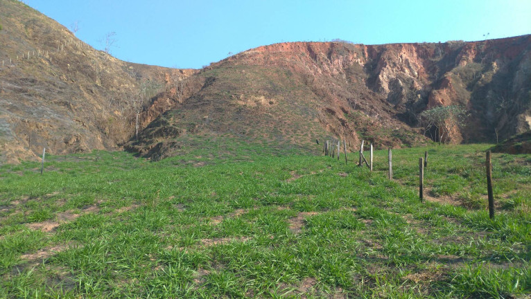 Terreno à Venda, 4 m² em Itakamosi - Vassouras