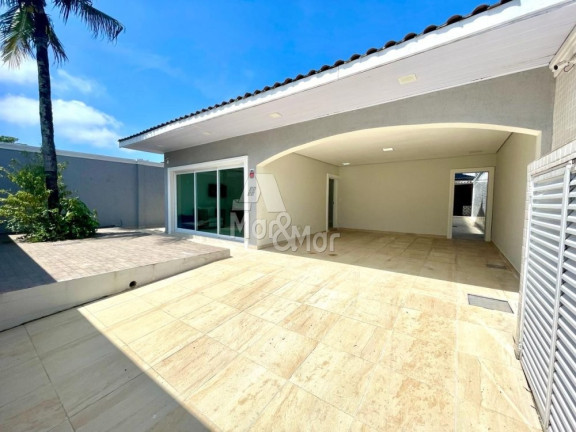 Casa com 3 Quartos à Venda, 180 m² em Enseada - Guarujá