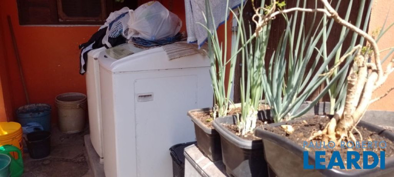 Imagem Casa com 2 Quartos à Venda, 187 m² em Jardim Utinga - Santo André Imagem Casa com 2 Quartos à Venda, 187 m² em Jardim Utinga - Santo André
