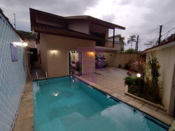 Imagem Casa com 4 Quartos à Venda, 550 m² em Pitangueiras - Guarujá Imagem Casa com 4 Quartos à Venda, 550 m² em Pitangueiras - Guarujá