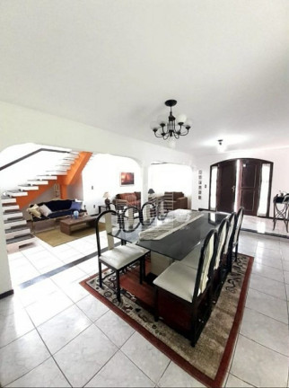 Imagem Sobrado com 5 Quartos à Venda, 350 m² em São Judas - Itajaí Imagem Sobrado com 5 Quartos à Venda, 350 m² em São Judas - Itajaí