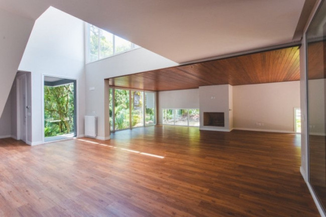 Imagem Casa de Condomínio com 4 Quartos à Venda, 344 m² em Centro - Gramado