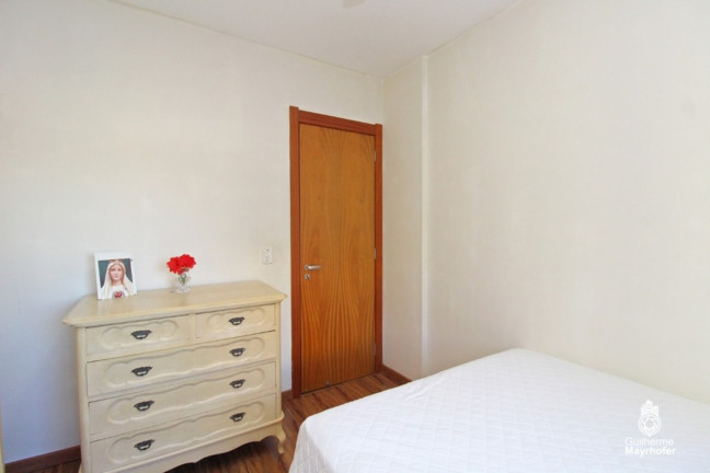 Imagem Imóvel com 3 Quartos à Venda, 104 m² em Menino Deus - Porto Alegre Imagem Imóvel com 3 Quartos à Venda, 104 m² em Menino Deus - Porto Alegre