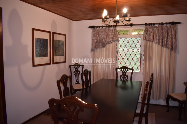 Imagem Casa com 4 Quartos à Venda, 306 m² em Região Da Vila Inglesa - Campos Do Jordão Imagem Casa com 4 Quartos à Venda, 306 m² em Região Da Vila Inglesa - Campos Do Jordão