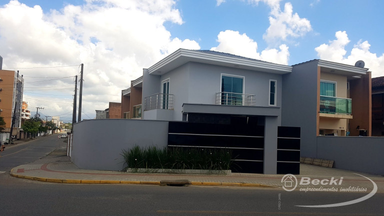 Imagem Casa com 2 Quartos para Alugar, 80 m² em Fátima - Joinville