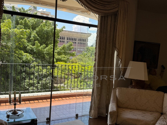 Imagem Imóvel com 3 Quartos à Venda, 198 m² em Jardim Europa - São Paulo Imagem Imóvel com 3 Quartos à Venda, 198 m² em Jardim Europa - São Paulo