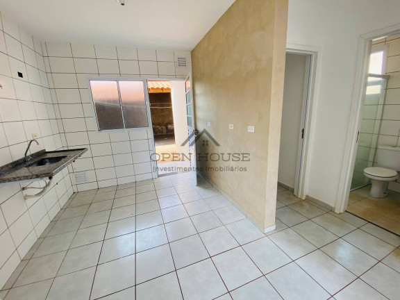 Imagem Casa com 2 Quartos à Venda, 52 m² em Botucatu