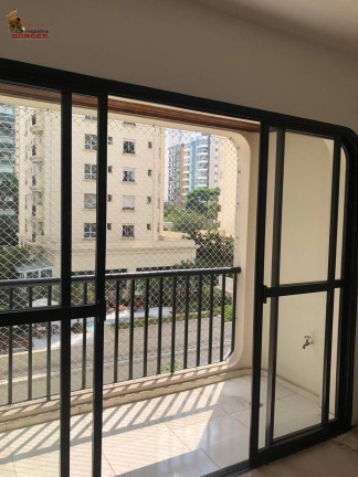 Apartamento com 3 Quartos para Alugar, 110 m² em Moema - São Paulo