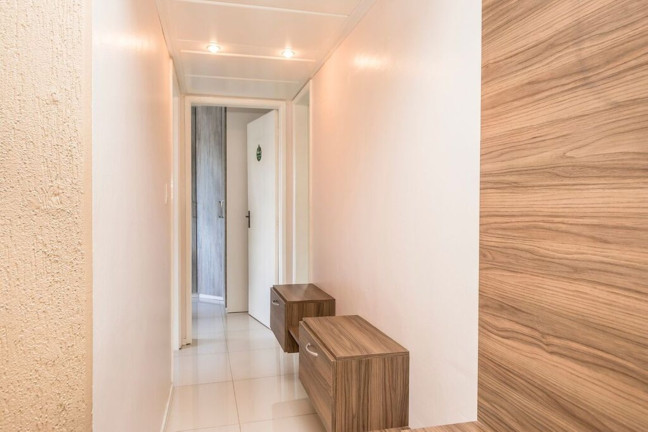 Imagem Imóvel com 2 Quartos à Venda, 47 m² em Cristal - Porto Alegre Imagem Imóvel com 2 Quartos à Venda, 47 m² em Cristal - Porto Alegre