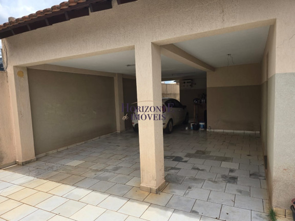 Imagem Casa com 4 Quartos à Venda, 225 m² em Amambaí - Campo Grande