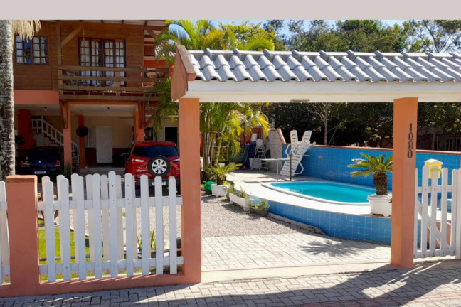 Imagem Casa com 6 Quartos à Venda, 300 m² em Bombas - Bombinhas Imagem Casa com 6 Quartos à Venda, 300 m² em Bombas - Bombinhas