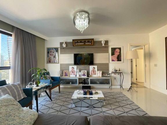 Imagem Apartamento com 3 Quartos à Venda, em Centro - Balneário Camboriú Imagem Apartamento com 3 Quartos à Venda, em Centro - Balneário Camboriú