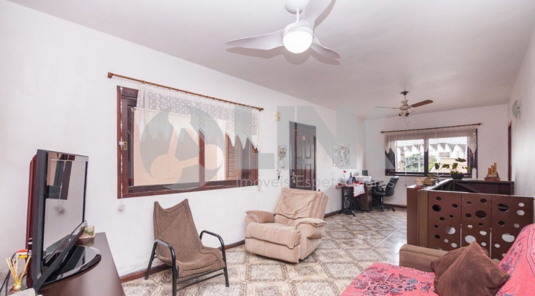 Imagem Casa com 3 Quartos à Venda, 198 m² em Jardim Itu - Porto Alegre Imagem Casa com 3 Quartos à Venda, 198 m² em Jardim Itu - Porto Alegre