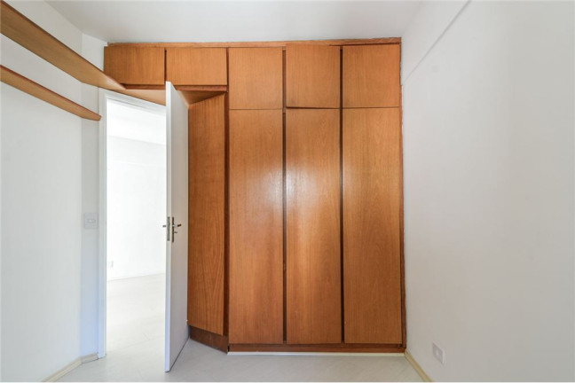 Imagem Imóvel com 1 Quarto à Venda, em Moema - São Paulo Imagem Imóvel com 1 Quarto à Venda, em Moema - São Paulo